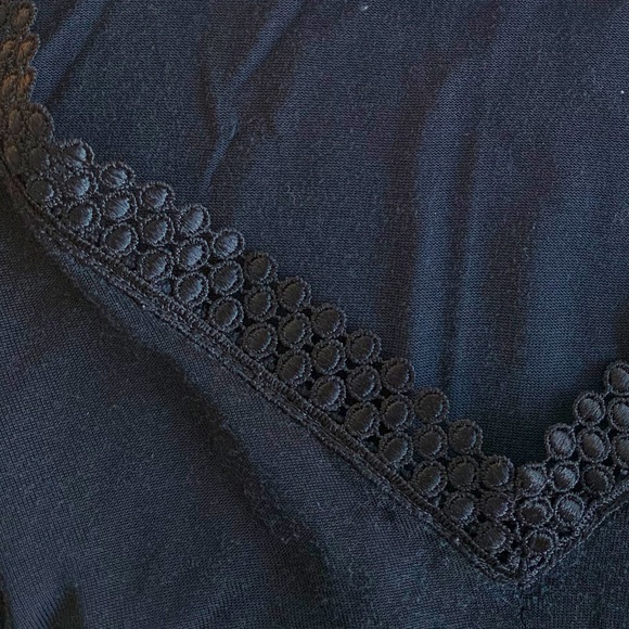 BANANA REPUBLIC T-shirt V-Neck Blouse - Picture 2 of 3